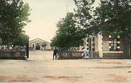 Tarjeta Postal: LUNVILLE. Quartier du 18e Chasseurs.
